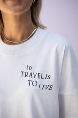 T-Shirt (Oversized) mit "To travel is to live" Motiv