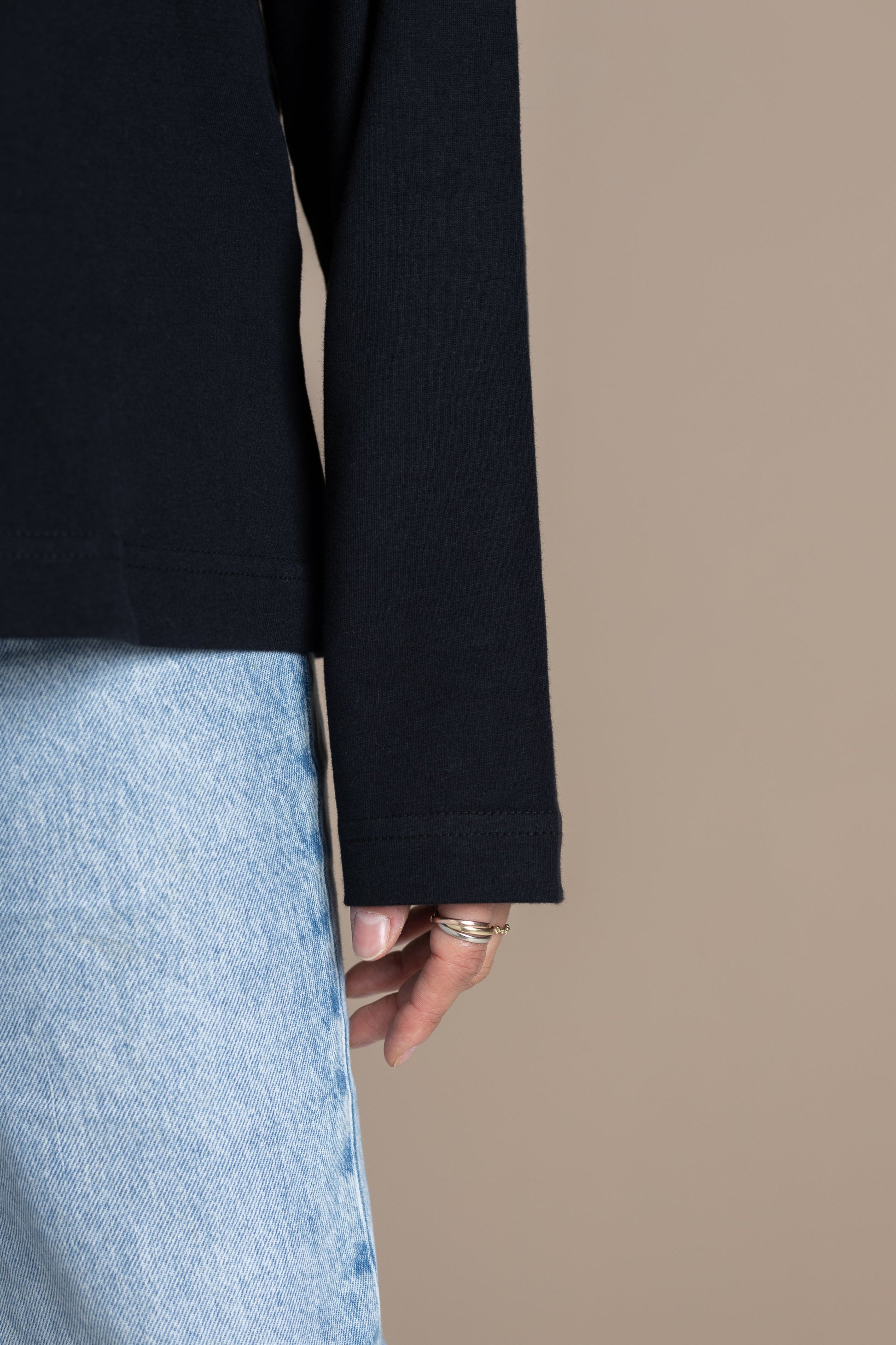 Longsleeve (Oversized) – Schwarz