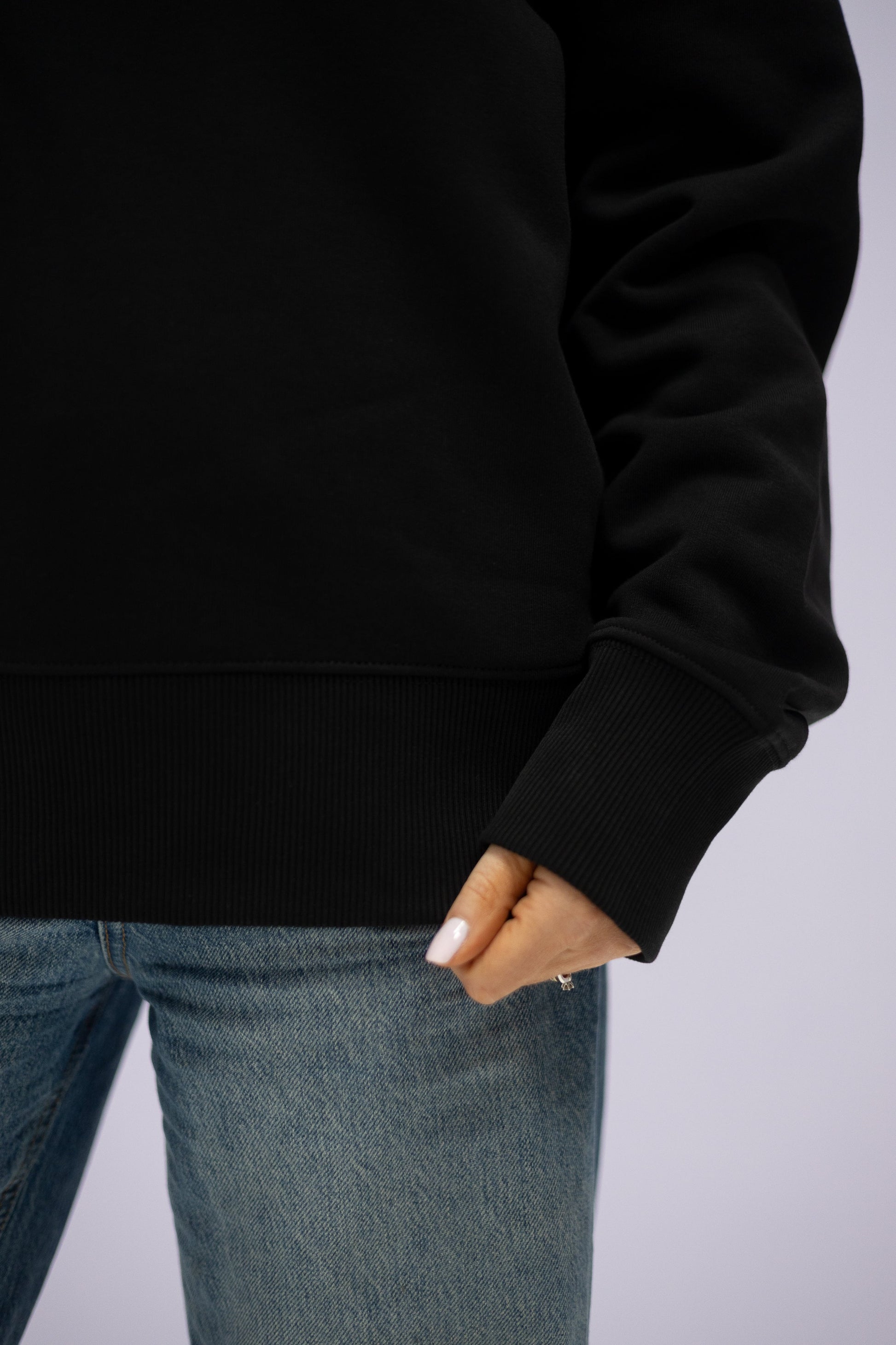 Sweater (Oversized) "I closed my book" – Schwarz