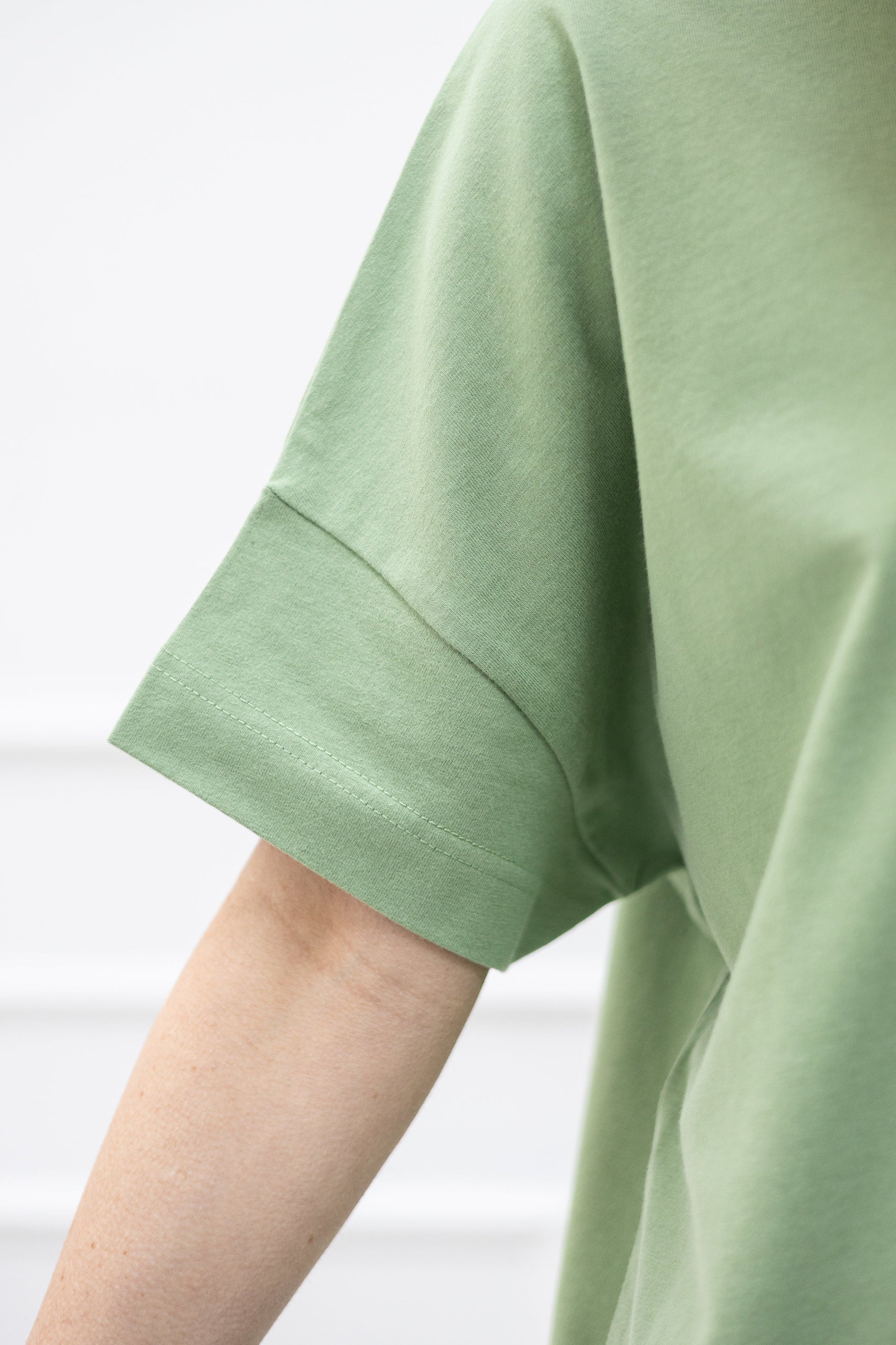 Soft Touch T-Shirt "Stay kind" – Matcha