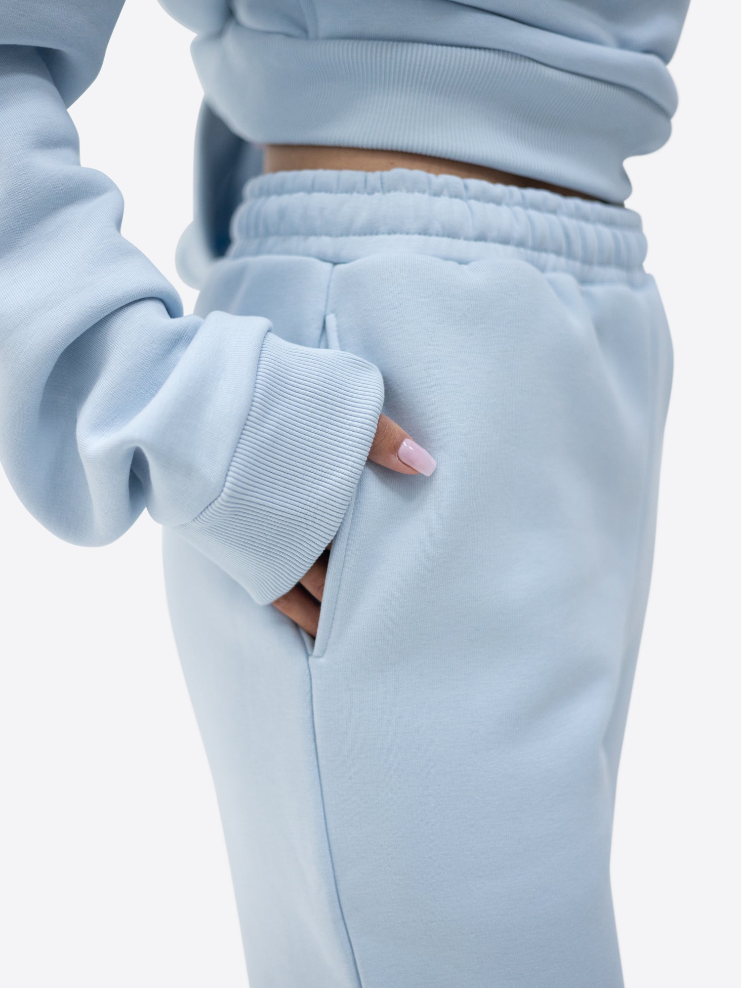 Jogginghose tight leg – Hellblau