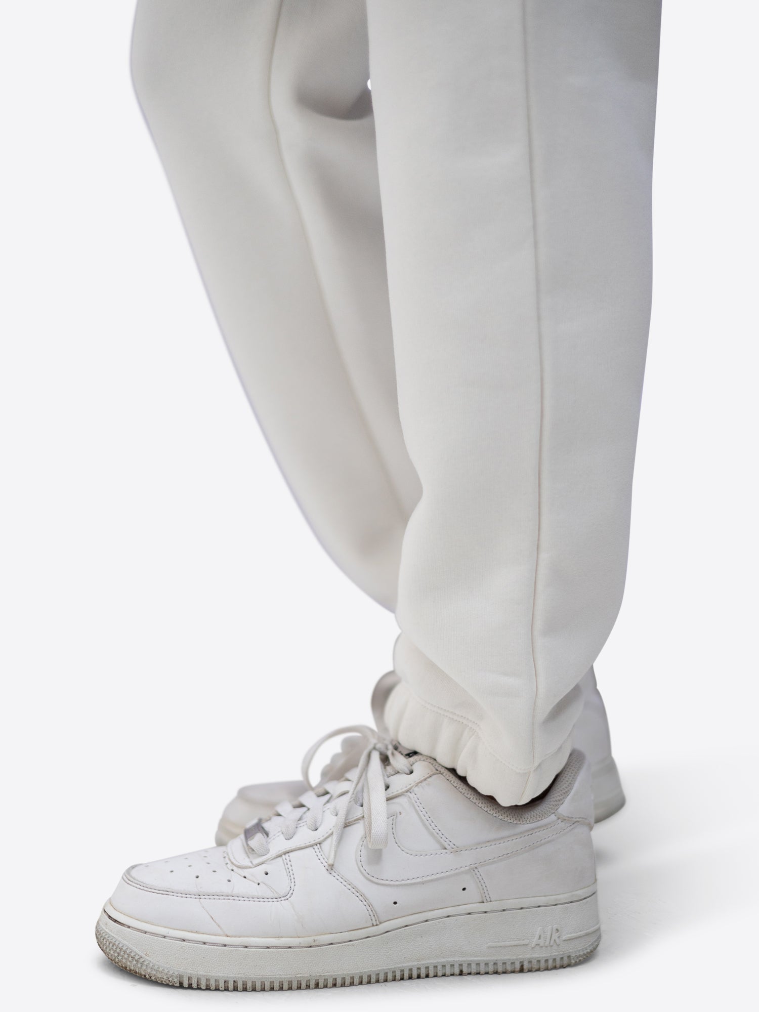Jogginghose tight leg – Off white