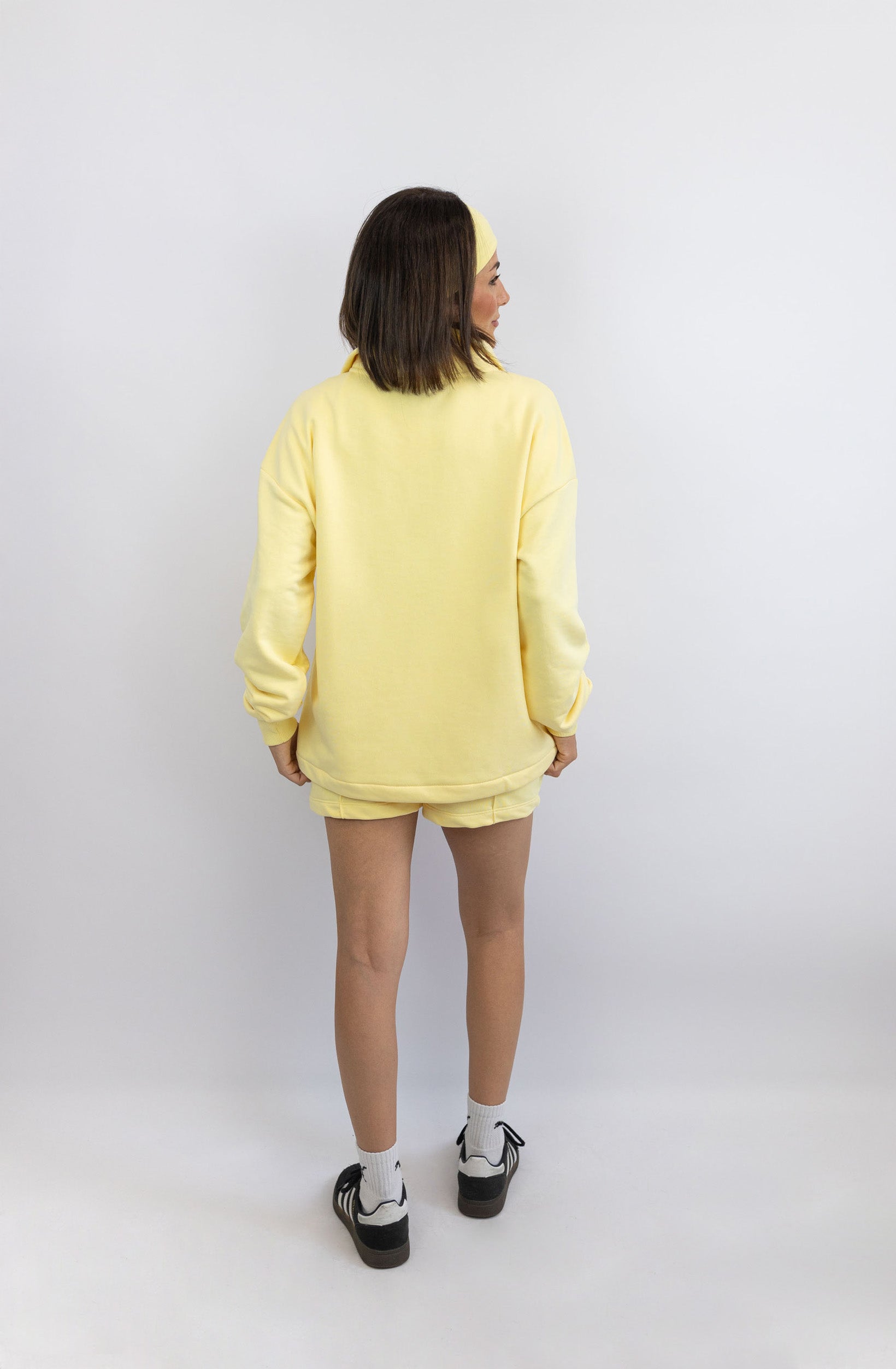 Verstellbarer Light Crop Sweater – Butter Yellow