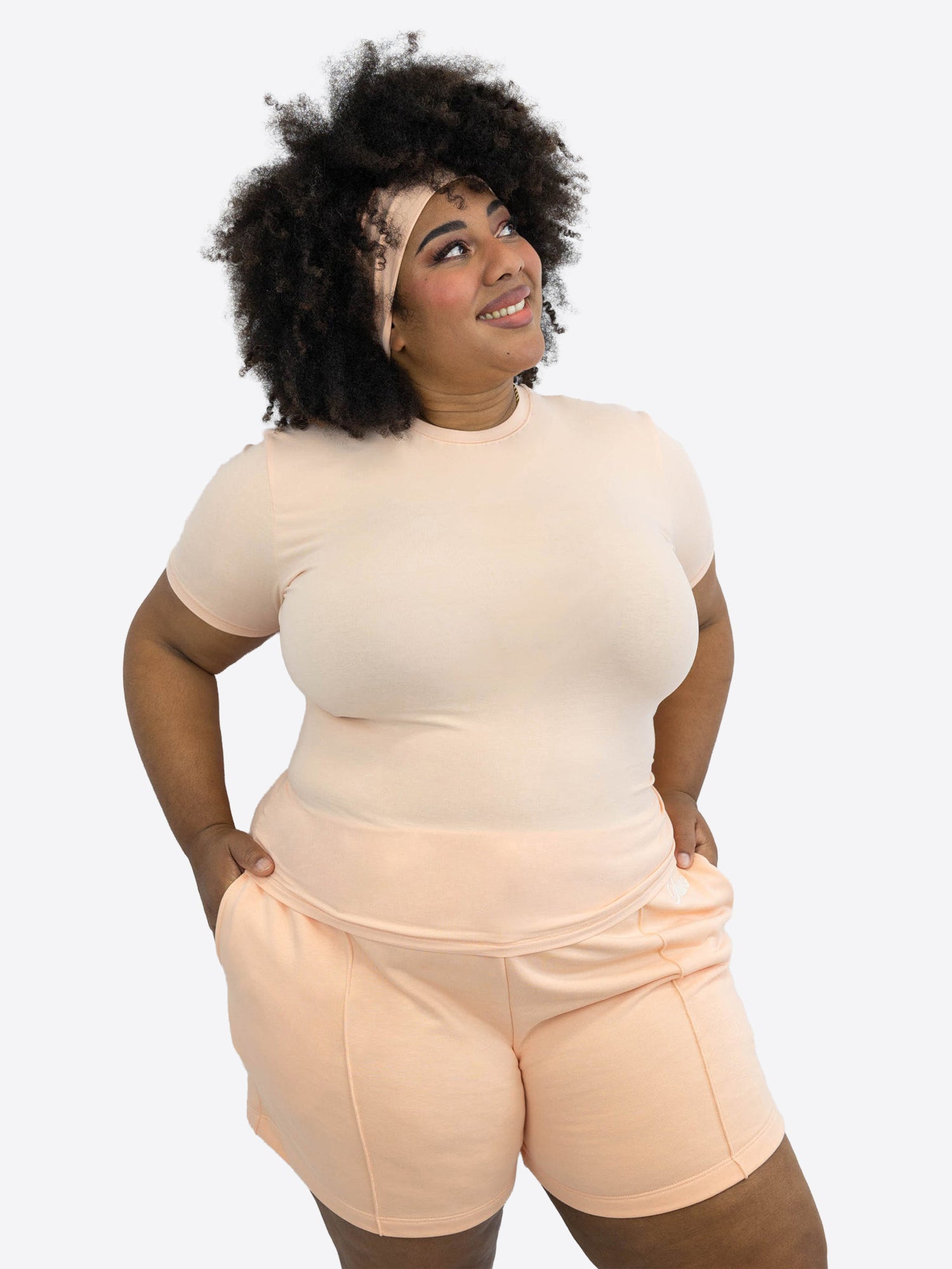 Light Jogginghose kurz mit Biese – Peach