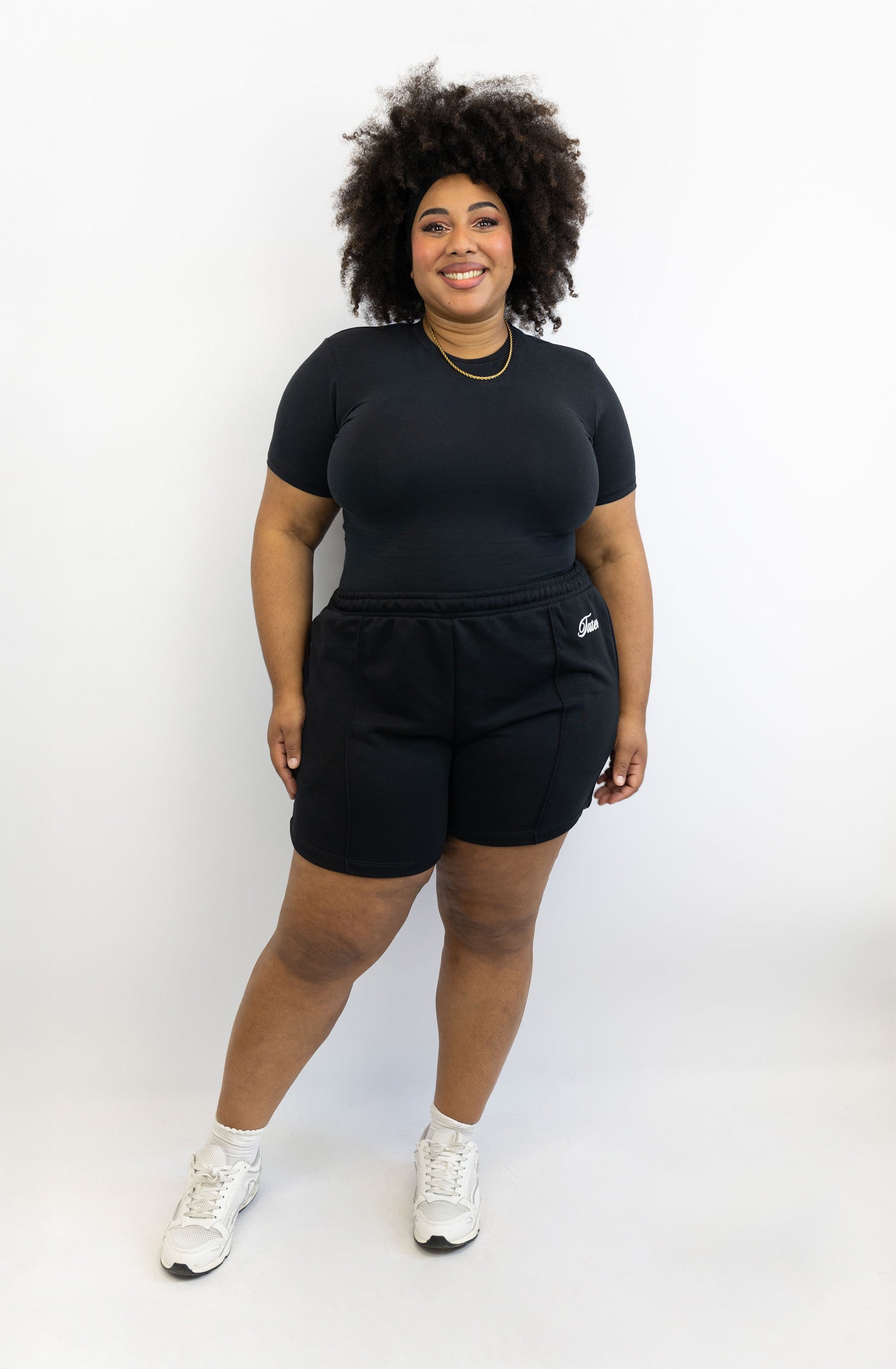 Light Jogginghose kurz mit Biese – Schwarz