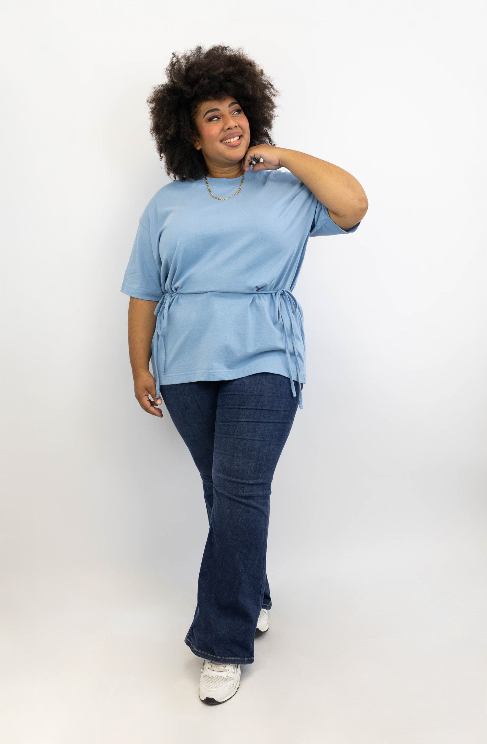 T-Shirt mit Schleifen-Bindung – Dusty Blue