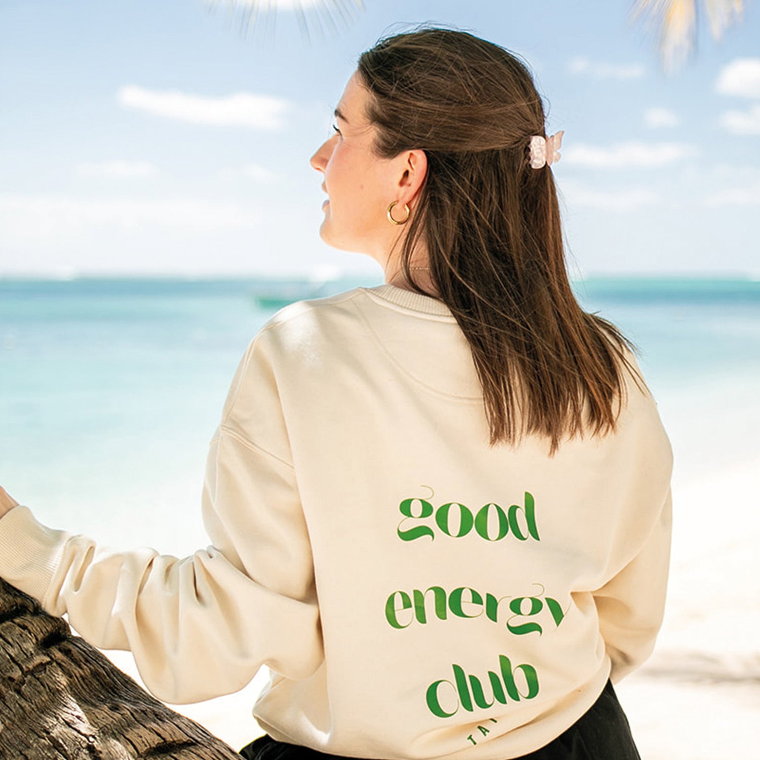 Sweater (Oversized) "Good energy club"