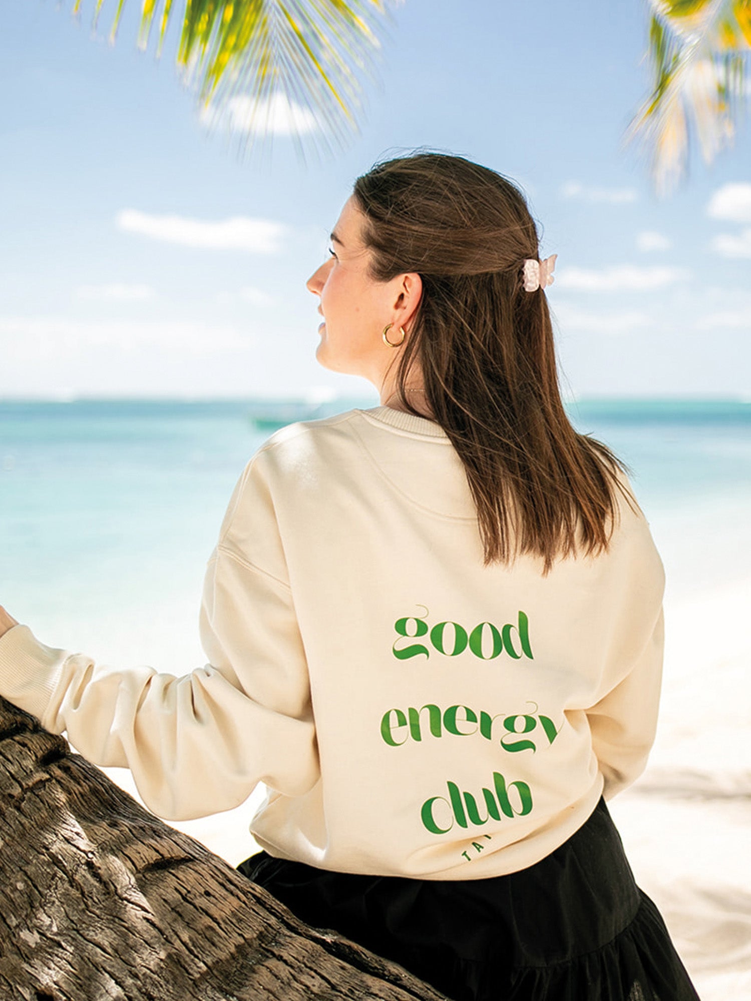 Sweater (Oversized) "Good energy club"