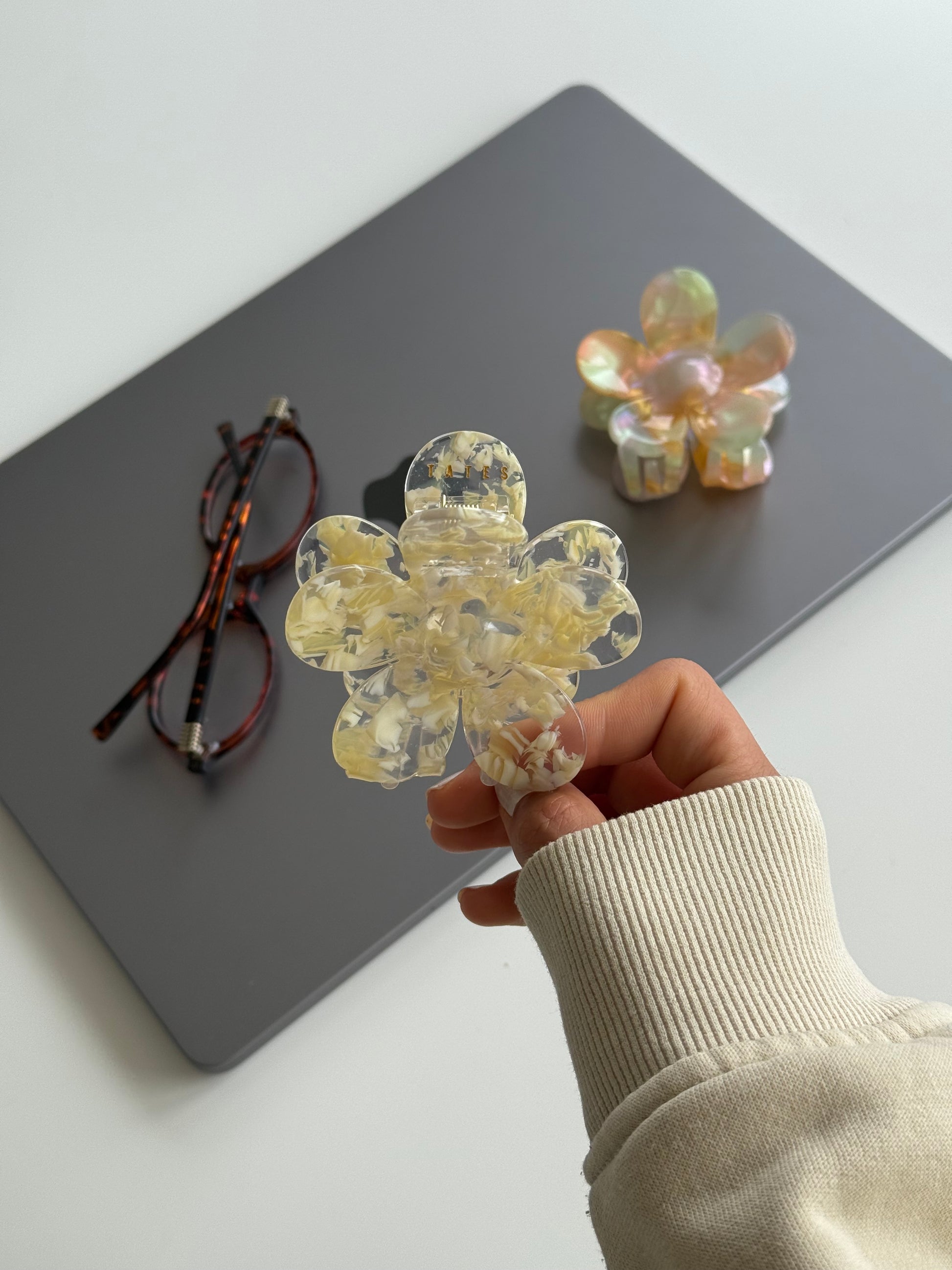 Butter yellow Blumen Haarklammer