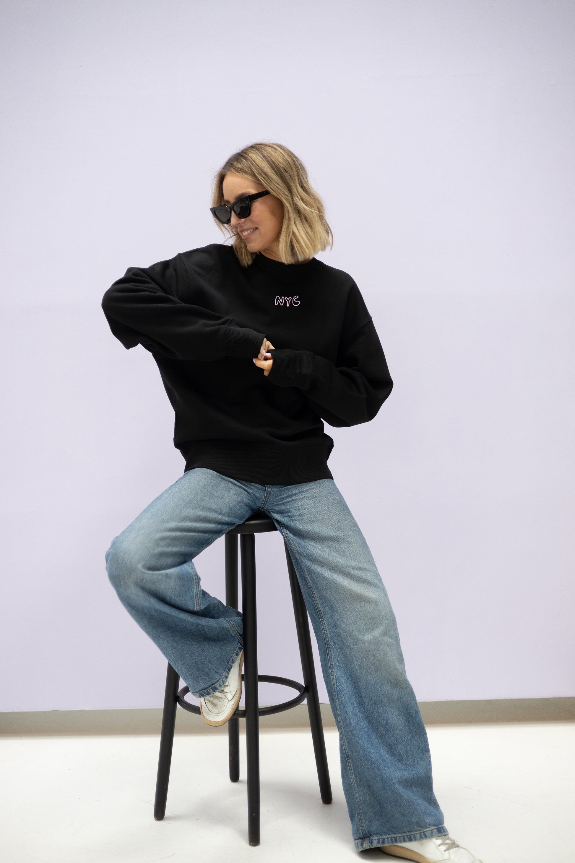 Sweater (Oversized) "NYC" – Schwarz