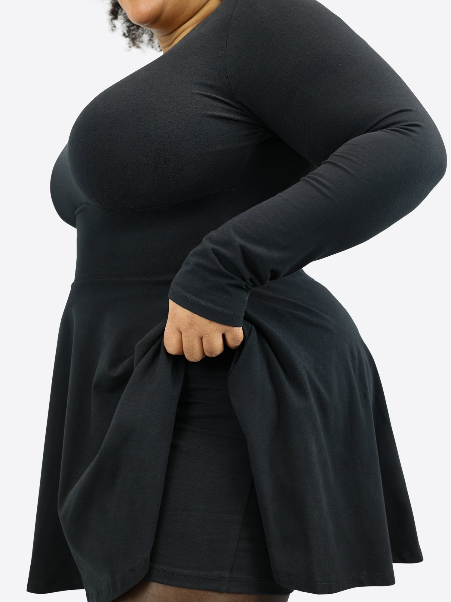 Kurzes Skort Kleid mit langen Ärmeln