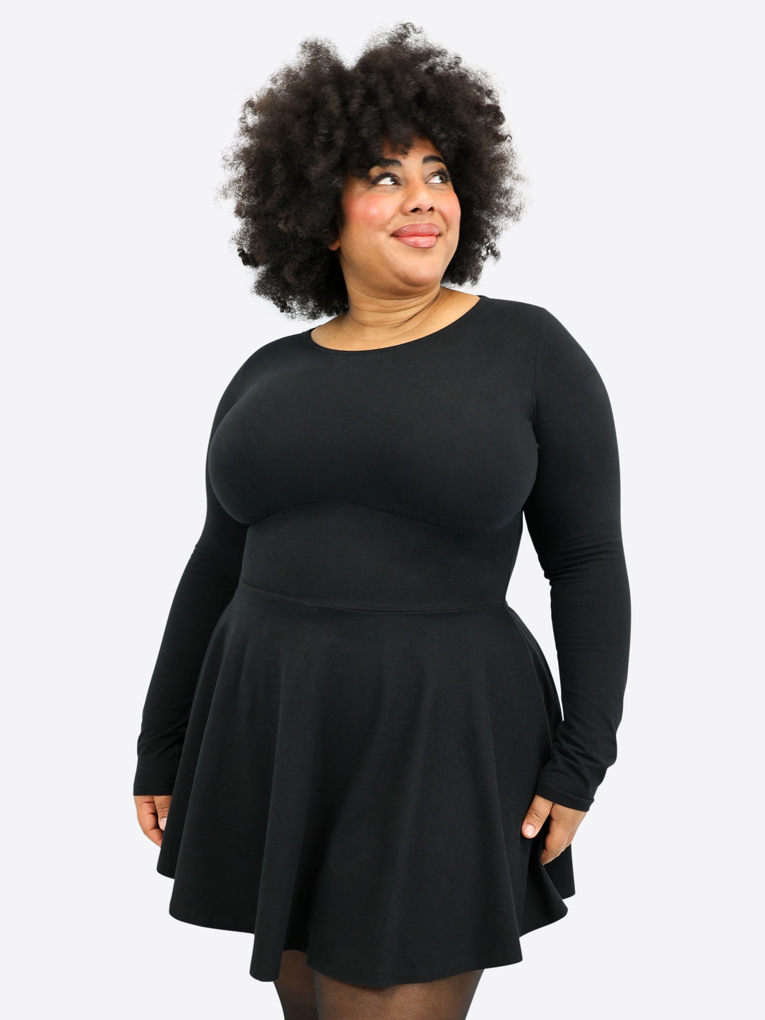 Kurzes Skort Kleid mit langen Ärmeln