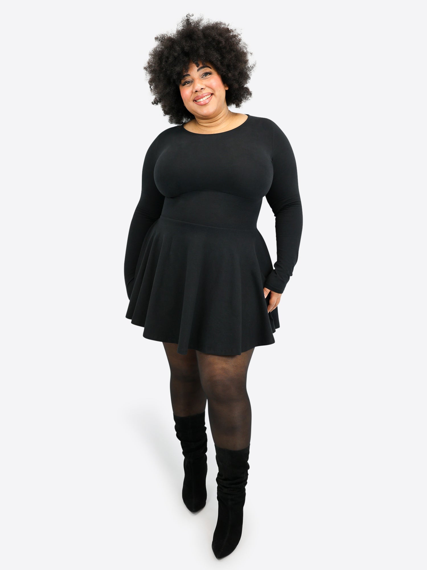 Kurzes Skort Kleid mit langen Ärmeln