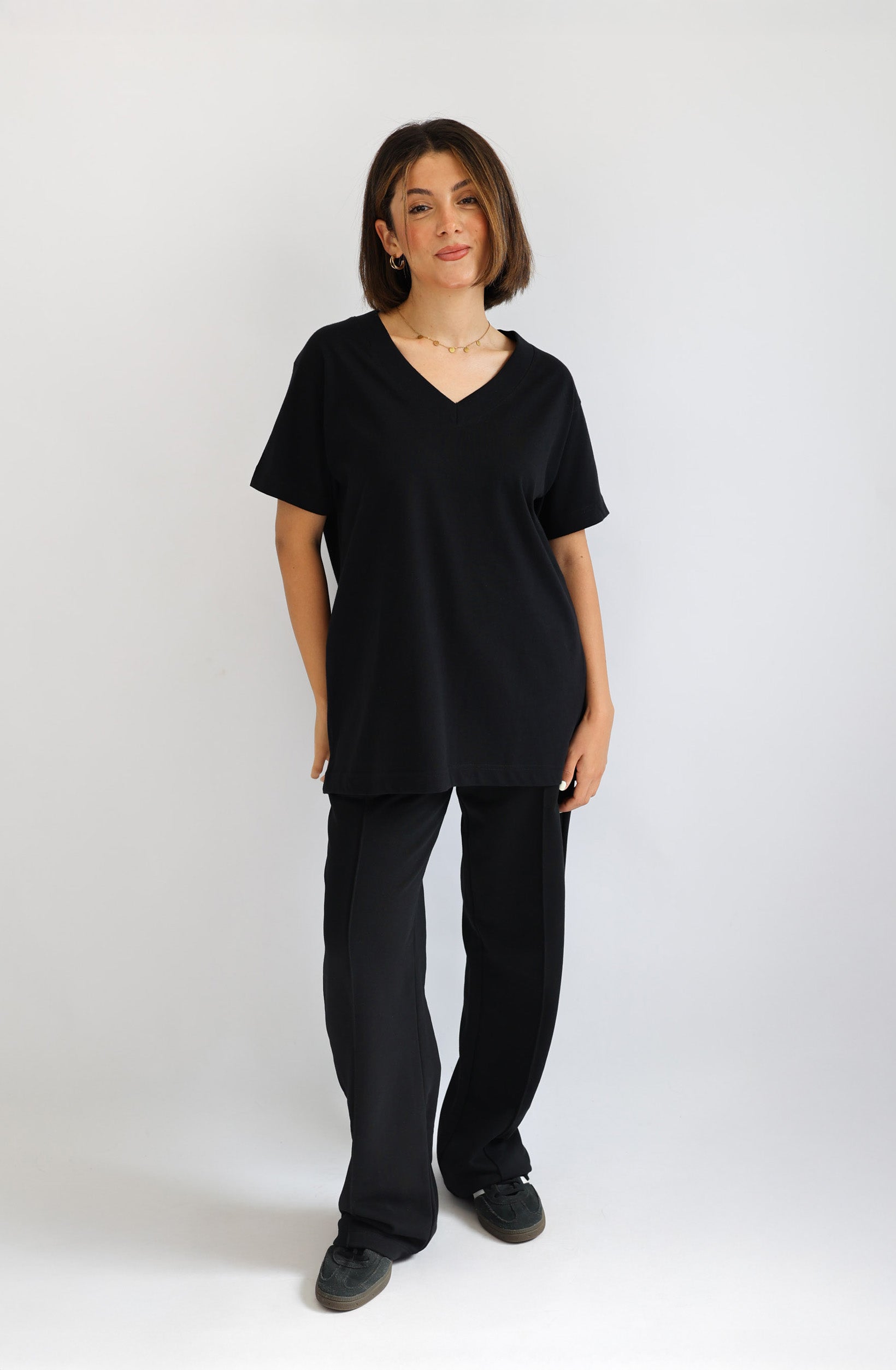 V-Neck T-Shirt – Schwarz