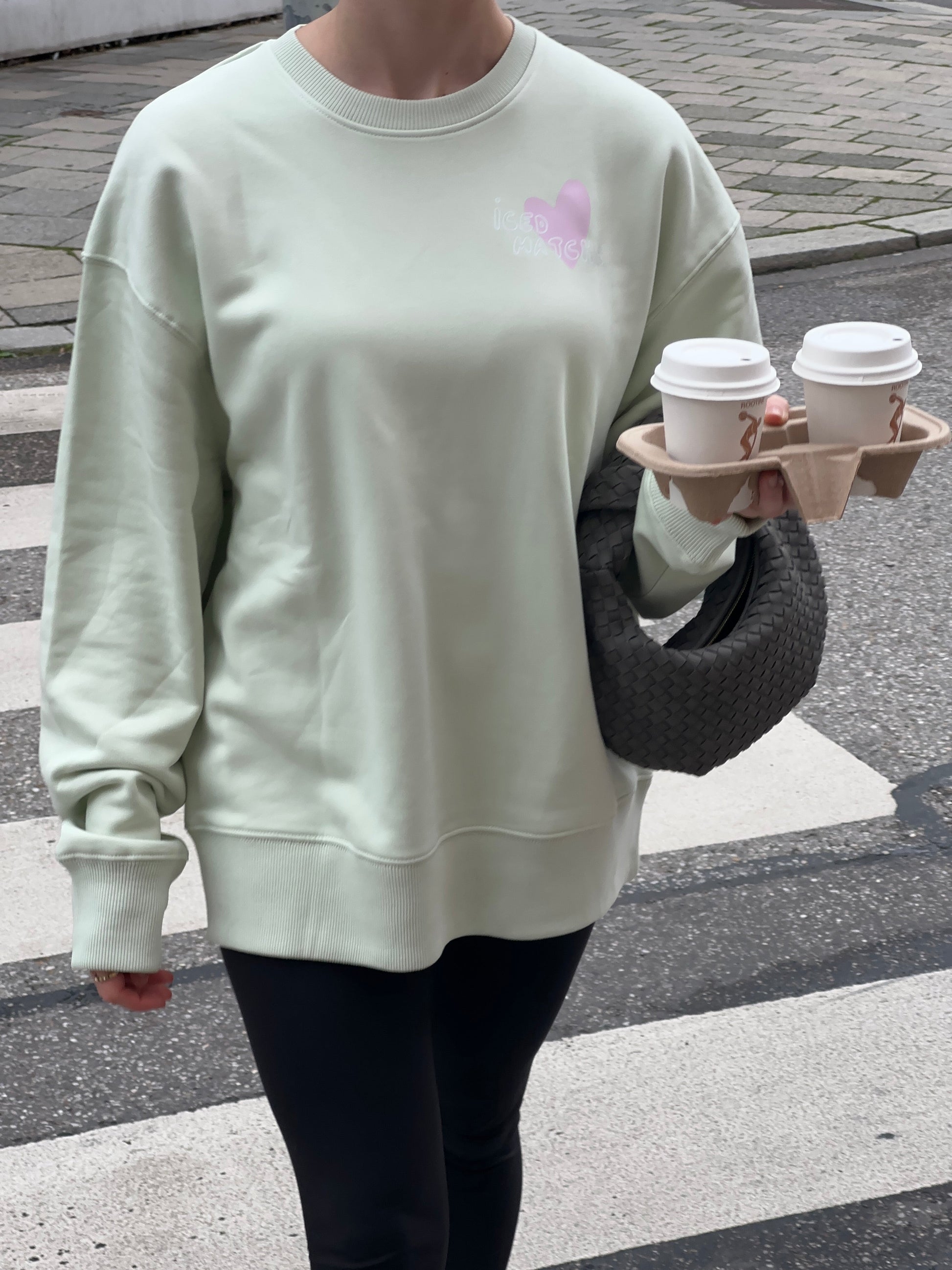 Sweater (Oversized) "Iced matcha latte pls" – Stem green